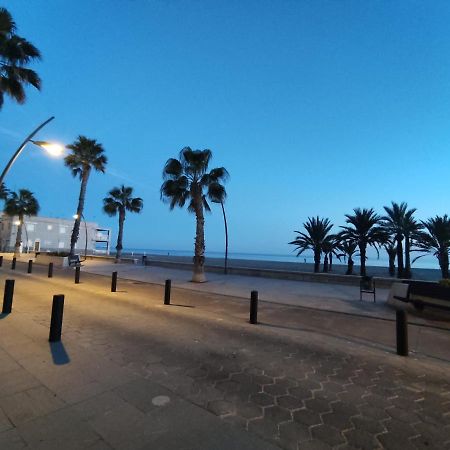 Beach Breeze Townhouse By The Beach サンタ・ポラ エクステリア 写真