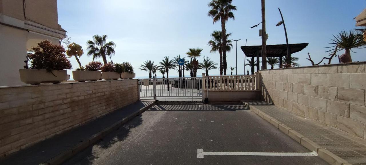 Beach Breeze Townhouse By The Beach サンタ・ポラ エクステリア 写真