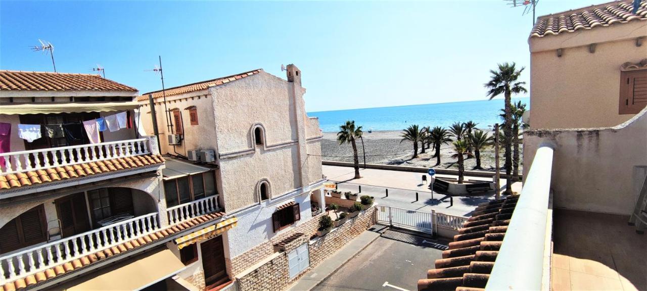 Beach Breeze Townhouse By The Beach サンタ・ポラ エクステリア 写真